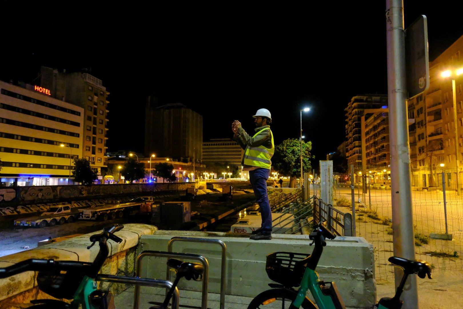 Así ha llegado el nuevo puente del CAC a Málaga