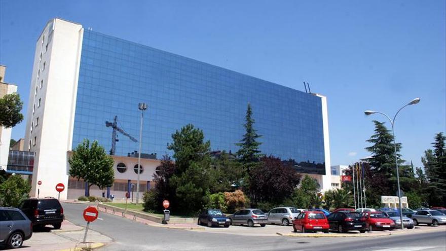 Sanidad no cierra la puerta a que Huesca disponga de radioterapia