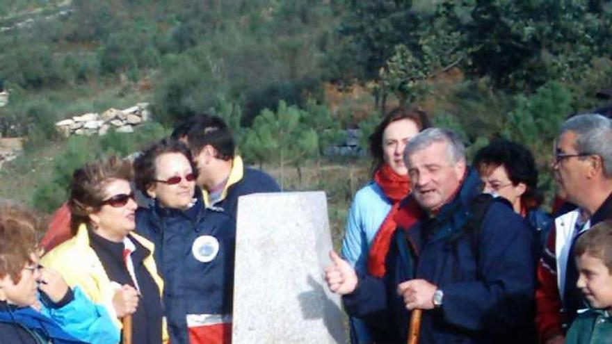 El exaldalde de Rodeiro Eliseo Diéguez, años atrás, en un acto de difusión del Camino de Invierno. // Bernabé