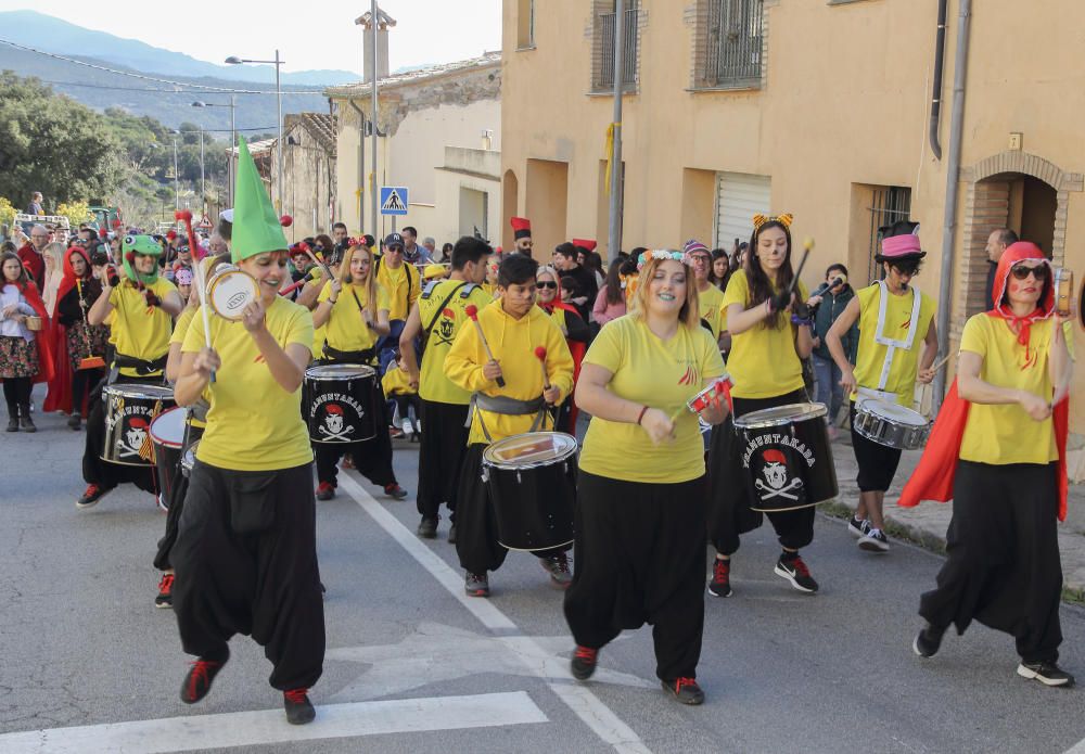 Agullana compleix amb la tradició de la xuia