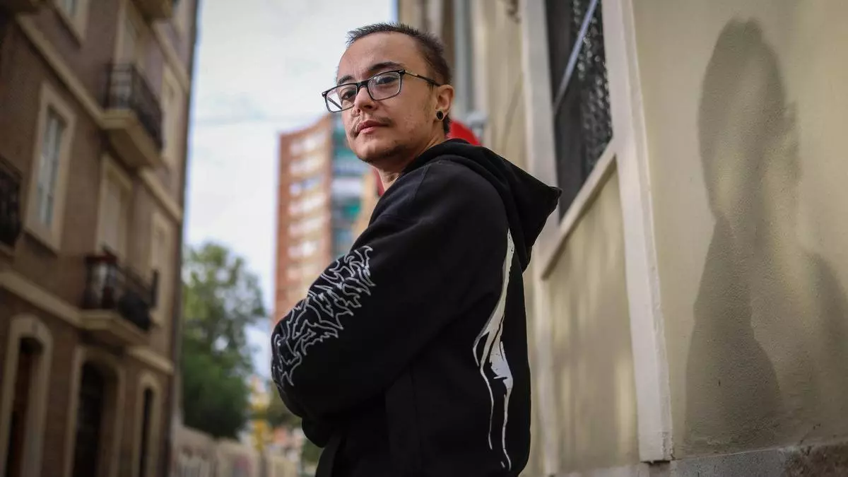 Harry, superviviente de terapias de conversión: "Me convencieron de que la única salida era la represión"