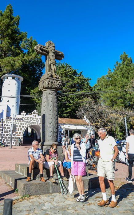 AMBIENTE TURISTAS EN TEJEDA