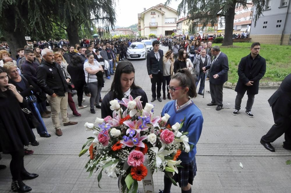 Funeral en Laviana por Marta Pérez, la joven de 17 años fallecida en accidente de tráfico.