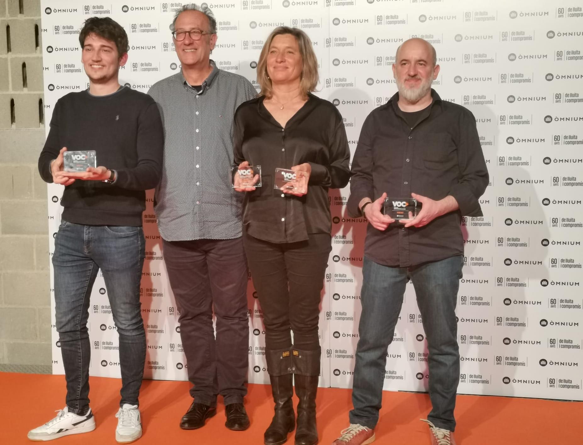 Xavier Antich amb els tres premiats, entre ells, Maria Velasco