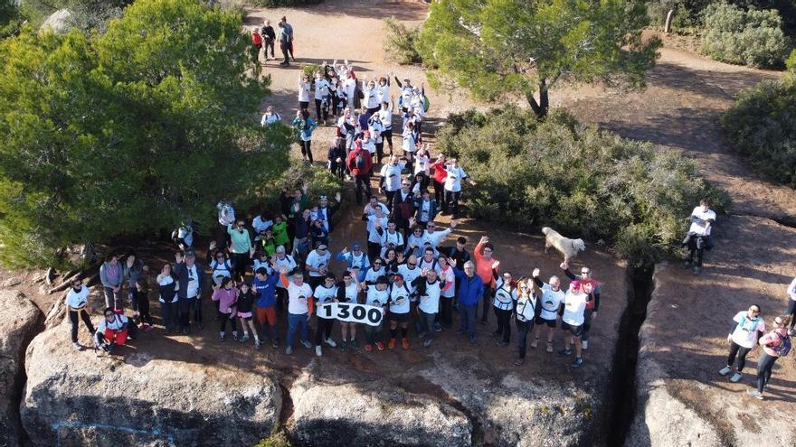 Bonamusa, amb les persones que el van acompanyar en l'ascens 1.300 a Collbaix, el 28 de desembre