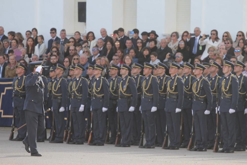 Jura de bandera de nuevos alumnos en la Academia General del Aire