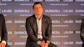 Figo: "Lo que ha pasado en el Real Madrid no es normal"