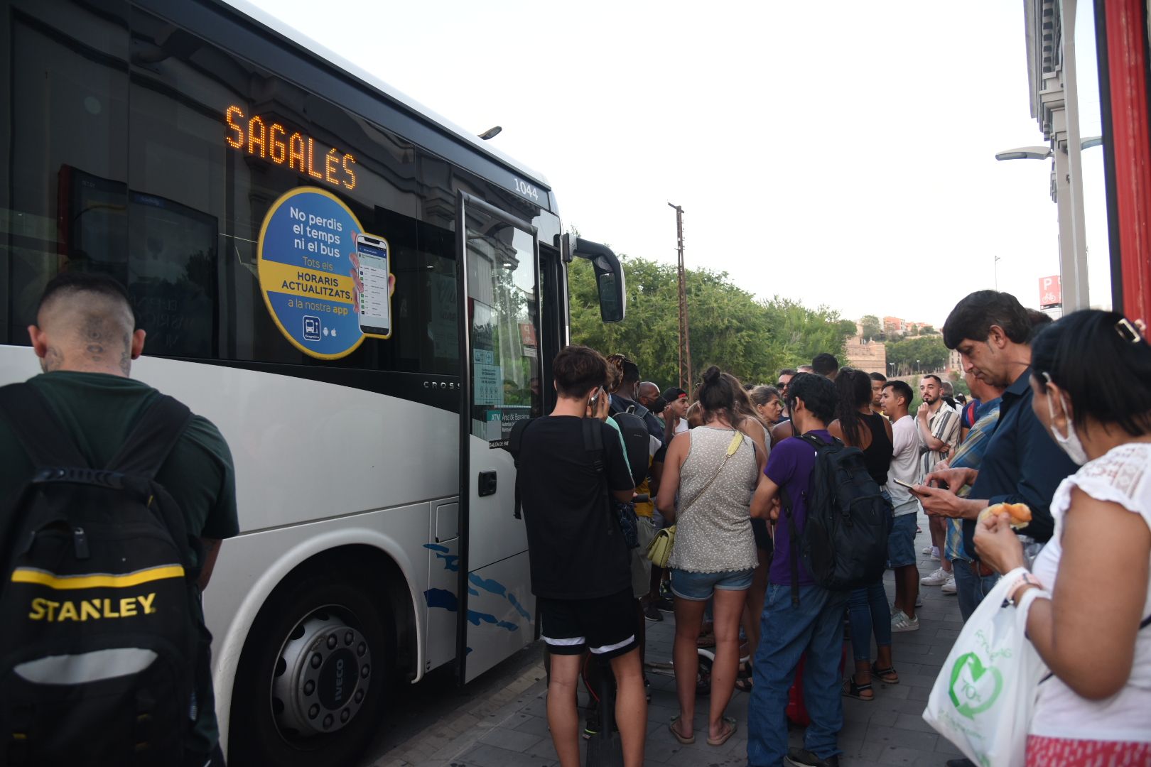 Dos trens a punt de xocar a l'estació de trens de Manresa