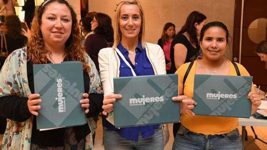 Asistentes a la jornada promovida por Fundación Mujeres.