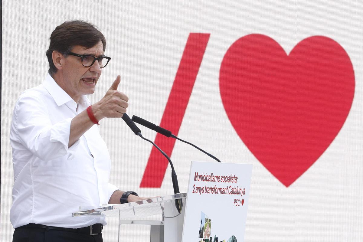 El president de la Generalitat de Catalunya, Salvador Illa, en el acto del PSC este viernes para celebrar los dos primeros años de mandato municipal desde las elecciones locales de 2023. El president de la Generalitat de Catalunya, Salvador Illa, en el acto del PSC este viernes para celebrar los dos primeros años de mandato municipal desde las elecciones locales de 2023.