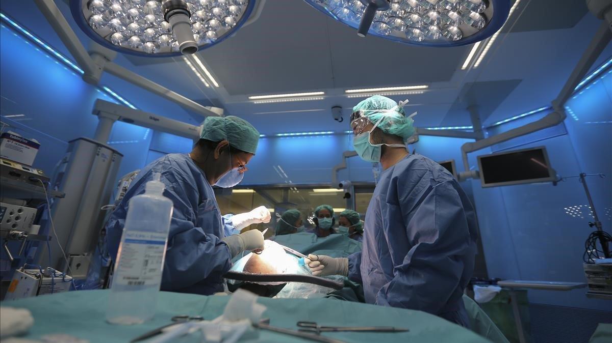 Sala de quirófano del Hospital Clínic de Barcelona.