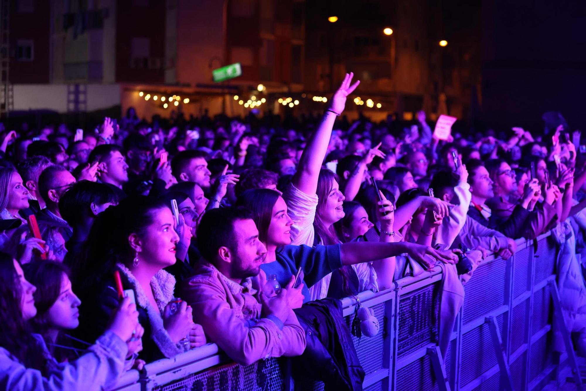 Abraham Mateo reúne a casi 8.000 personas en el concierto más multitudinario de las fiestas de Cullera