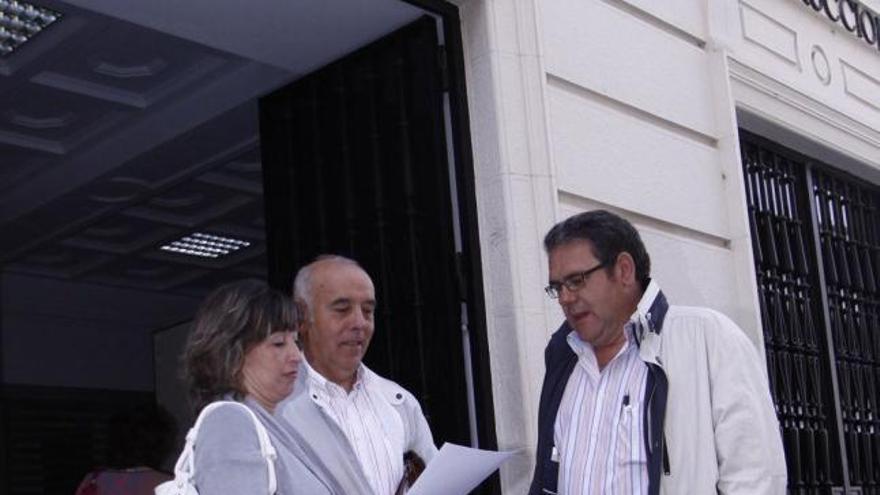 El diputado denunciado Enerino Luis junto a Rosa Muñoz.