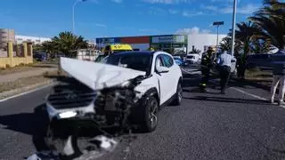 Aparatoso accidente tras saltarse un stop en Gran Canaria