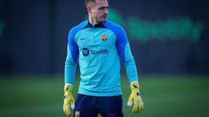 El Barça decideix finalment renovar Arnau Tenas