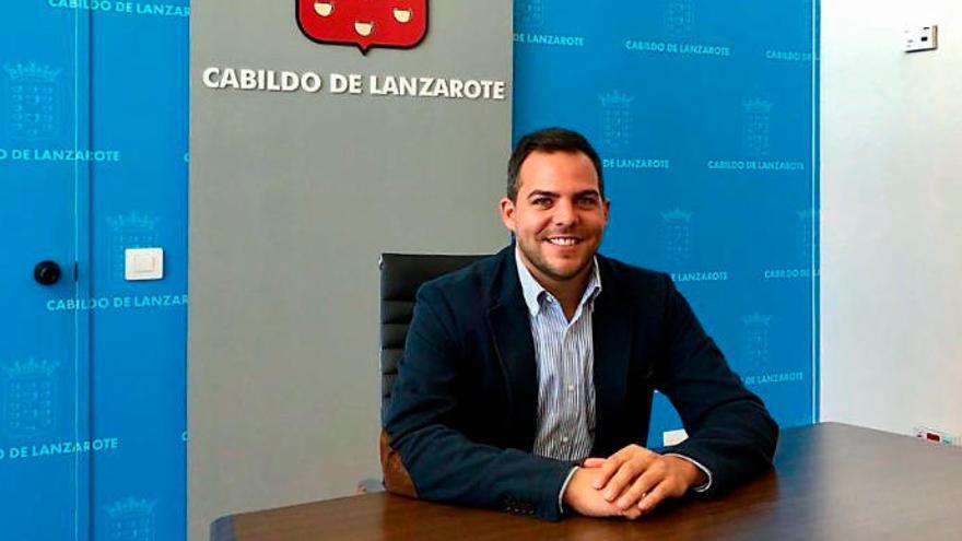 Jacobo Medina González, ayer, en su despacho en el Cabildo de Lanzarote.