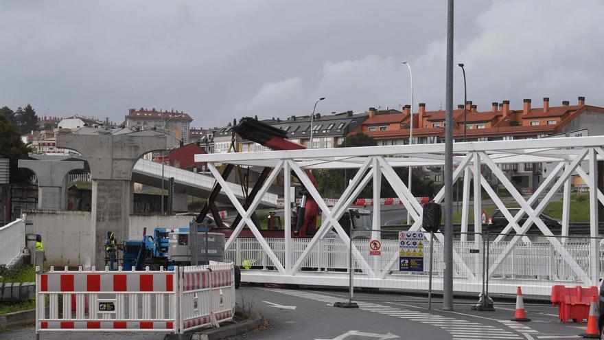 La instalación de la pasarela de Pedralonga obliga a cortar Alfonso Molina la noche del domingo al lunes