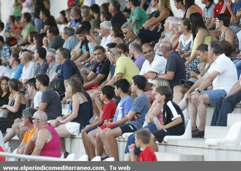 GALERÍA DE FOTOS -- El CD Castellón calienta motores frente al Almazora