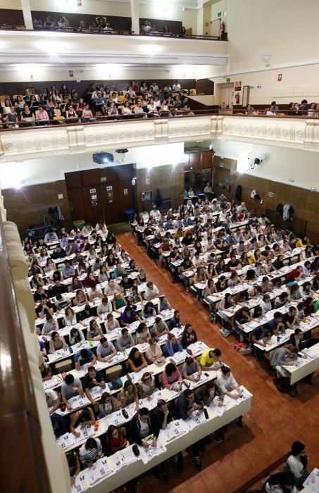 Clases de Mir en el Seminario de Oviedo