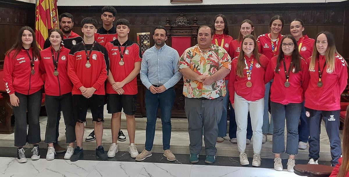 Medallistas en el último CESA con Darío Moreno y Raúl Palmero.