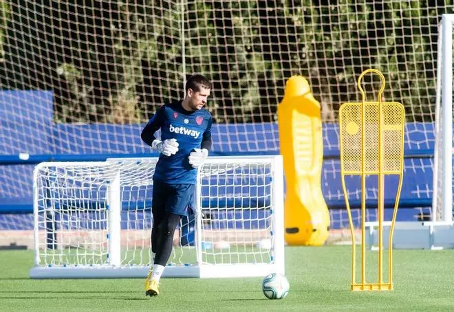 El Levante continúa con los entrenamientos en grupos reducidos