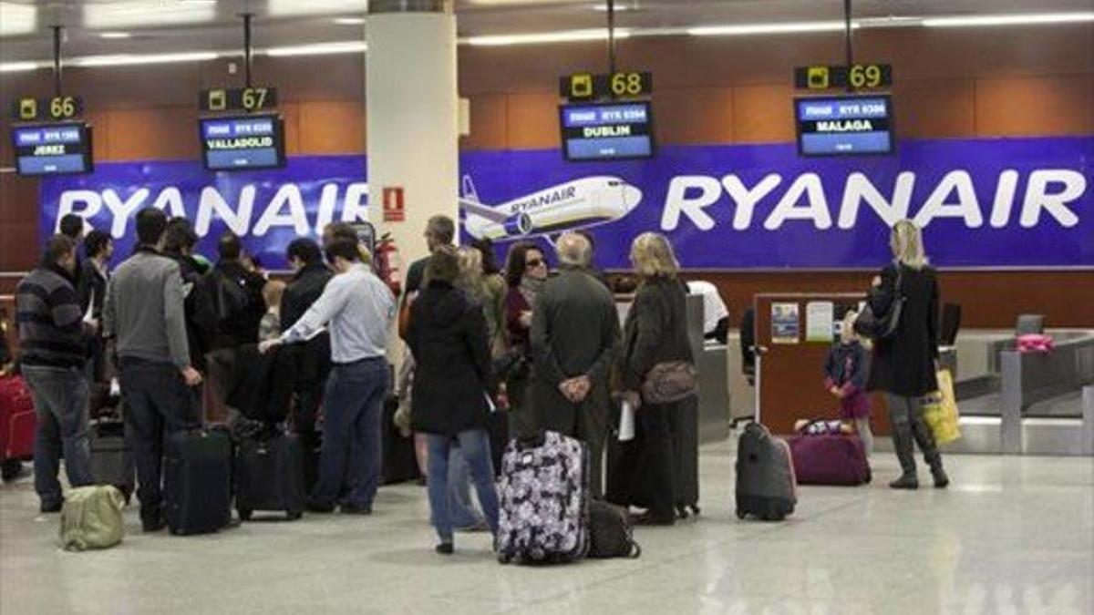 La maleta grande de viaje para facturar en Ryanair está en