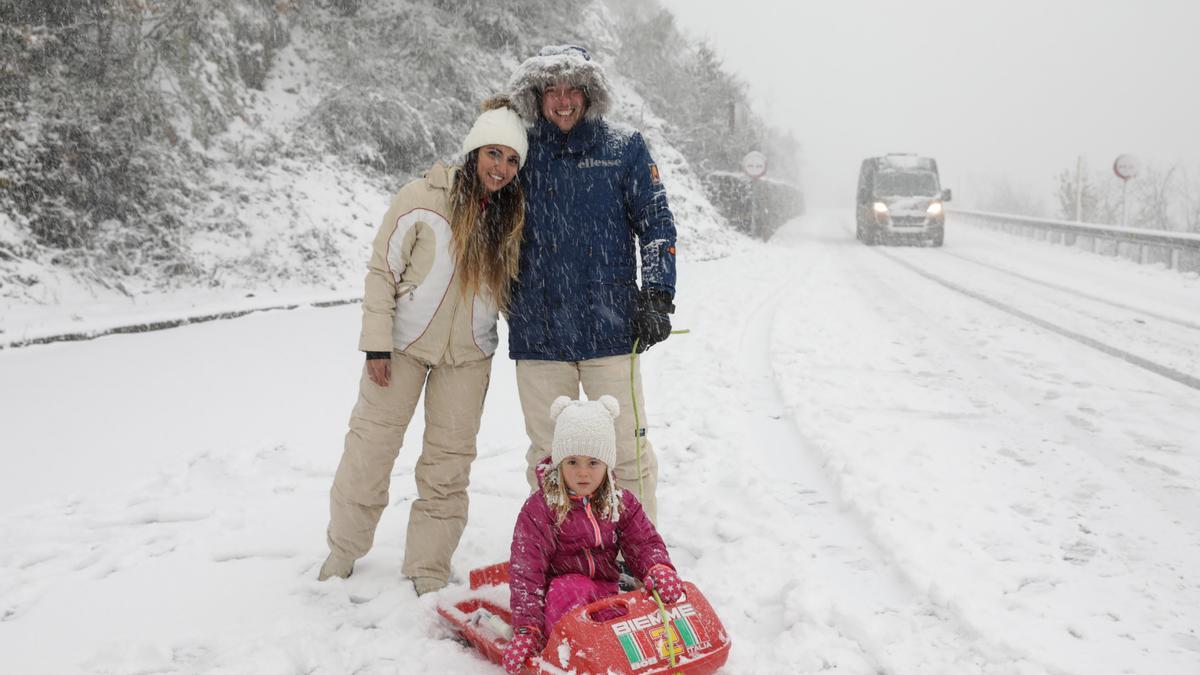 Temporal de nieve en el puerto de San Isisdro