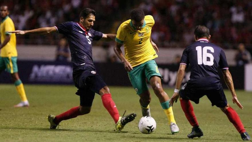Celso Borges juega todo el partido en la derrota de Costa Rica