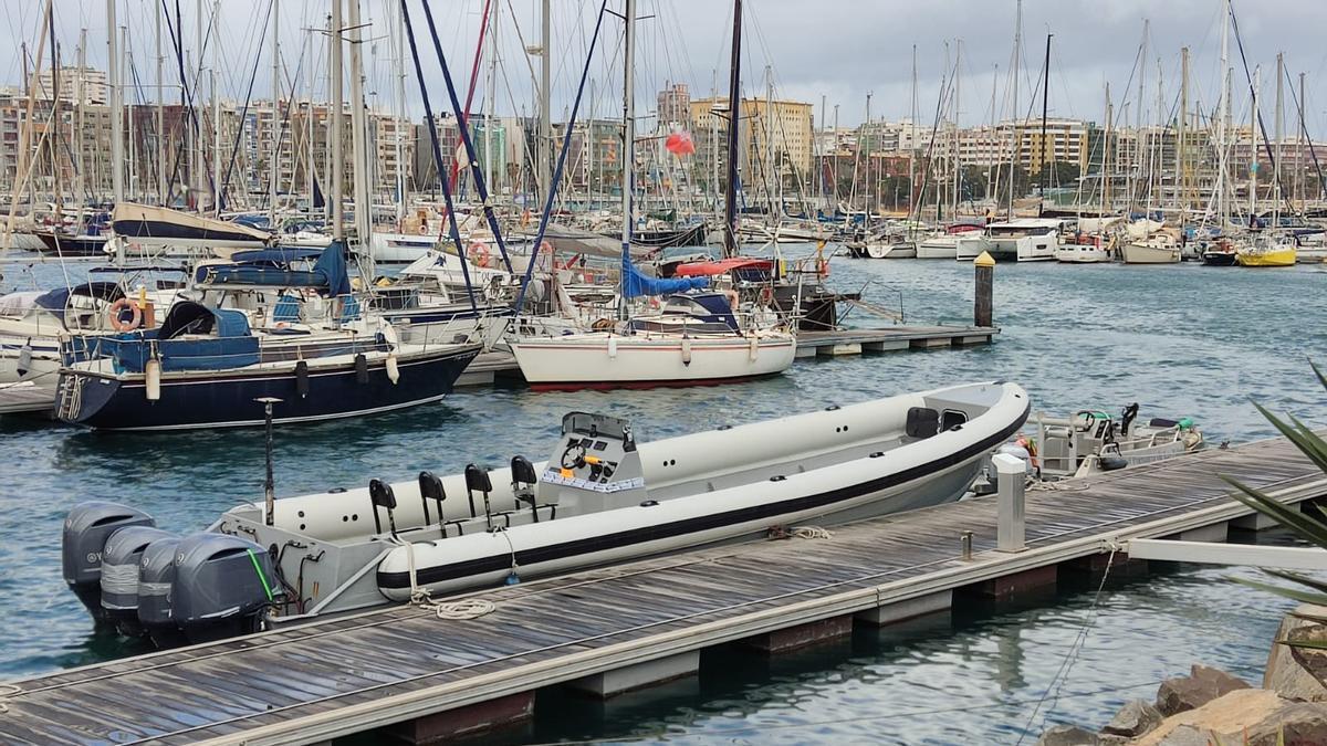 La narcolancha, esta mañana, atracada en el Muelle Deportivo de Las Palmas de Gran Canaria.