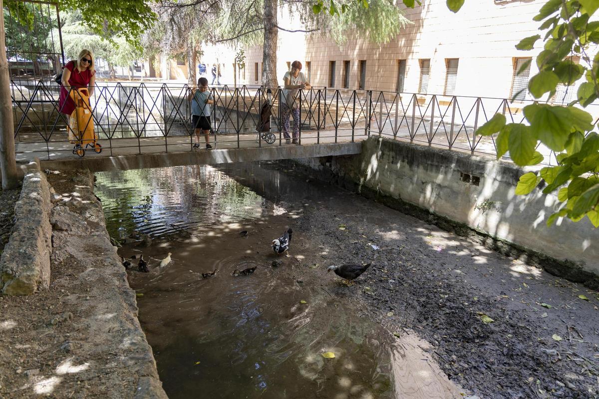 El rio Sants, de nuevo seco a su paso por Canals