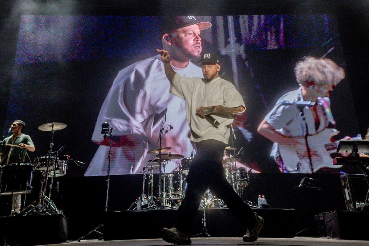 Residente, junto a su banda, en el Alma Festival de Madrid.