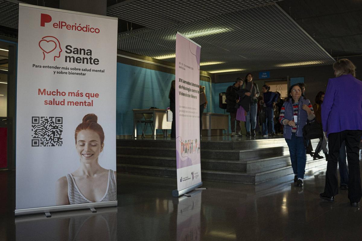 Barcelona. 21 de noviembre del 2025. Congreso sobre feminismo y psicología. SanaMente es el medio invitado, fotos de la mesa rendonda y de los ponentes en la Universidad de Barcelona de geografía e história. Fotos de Sandra Roman