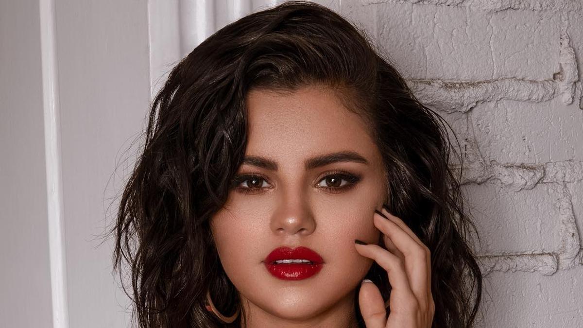 Selena Gomez campaña de baño Krahs