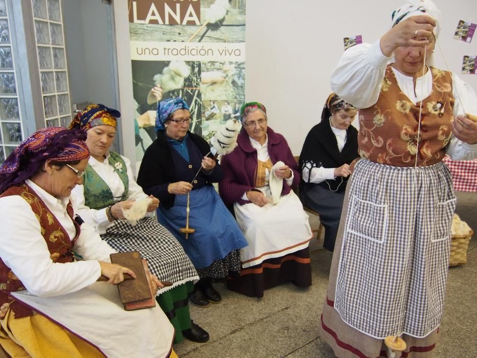 Jornadas de diseño y moda en Pola de Siero, con la presencia del diseñador Petro Valverde