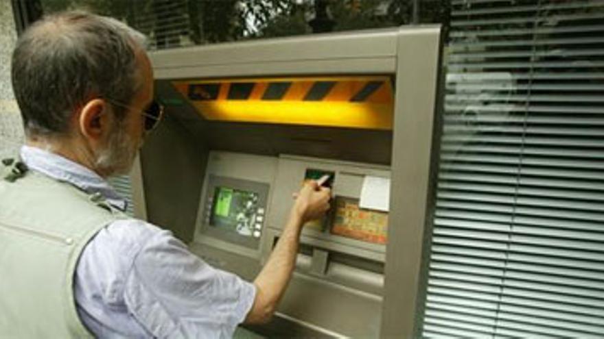 Los españoles confían en su banco y solo el 3% ha retirado su dinero