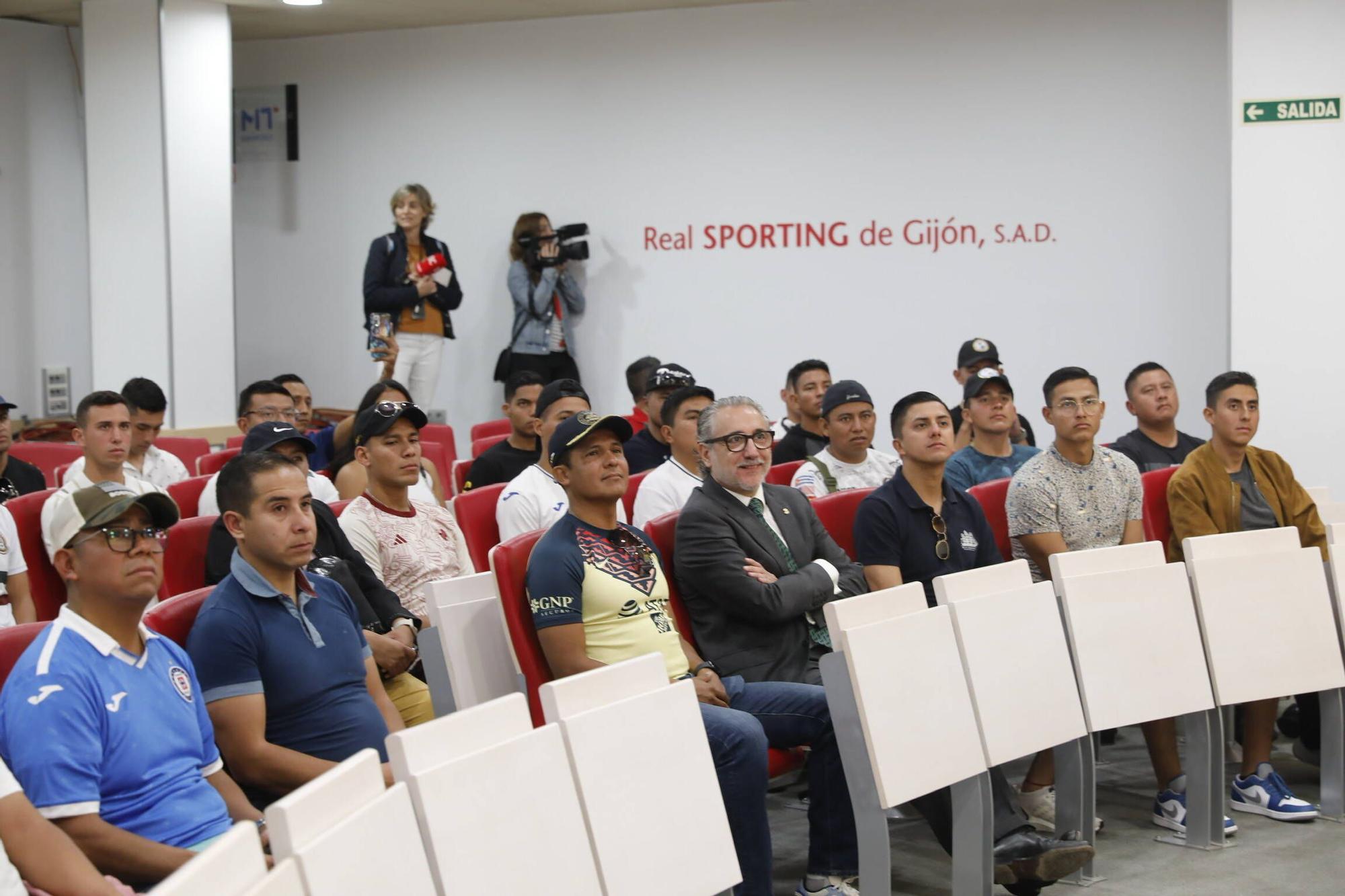 La visita de los cadetes del buque armada mexicano «Cuauhtémoc», en imágenes