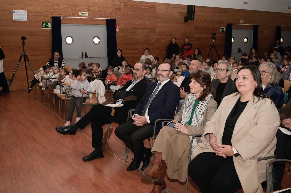 Henrique Monteagudo, esquerda, Eduardo Parga, Soledad Agra e Noelia Freijeiro, no acto.