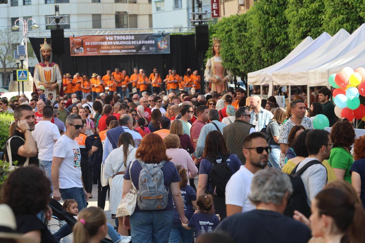 Más de 20.000 personas reivindican el futuro del valenciano en la 'Trobada' de la Ribera