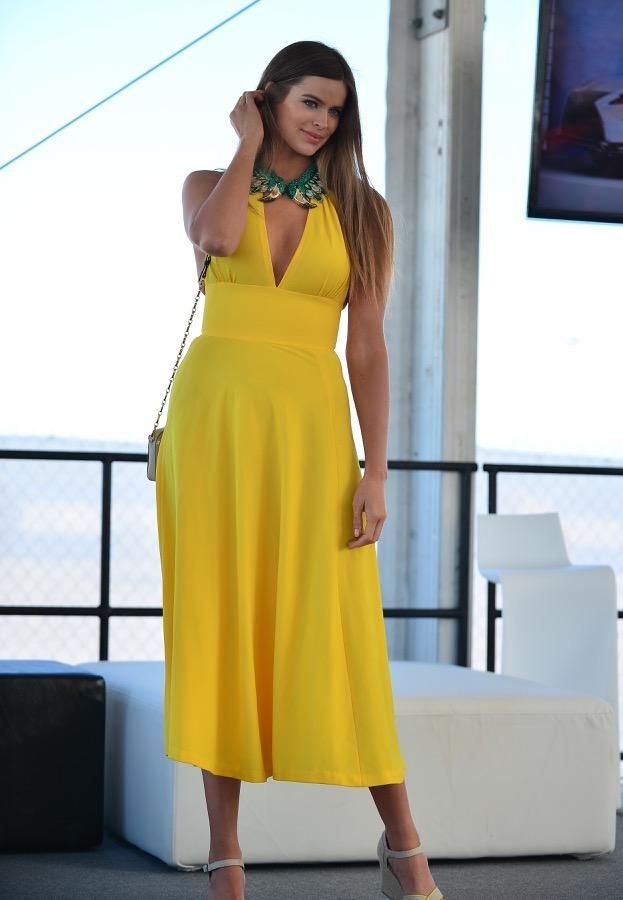 Robyn Lawley en defensa de las estrías