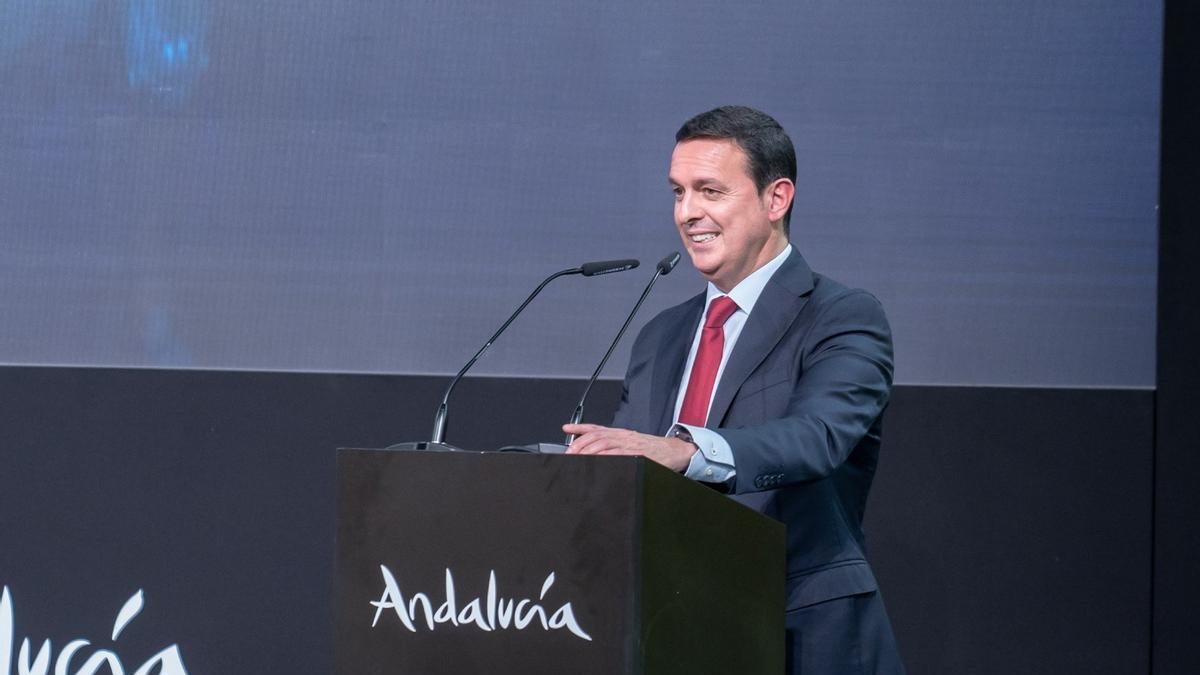 El presidente de la Diputación de Almería, Javier Aureliano García, durante un acto.