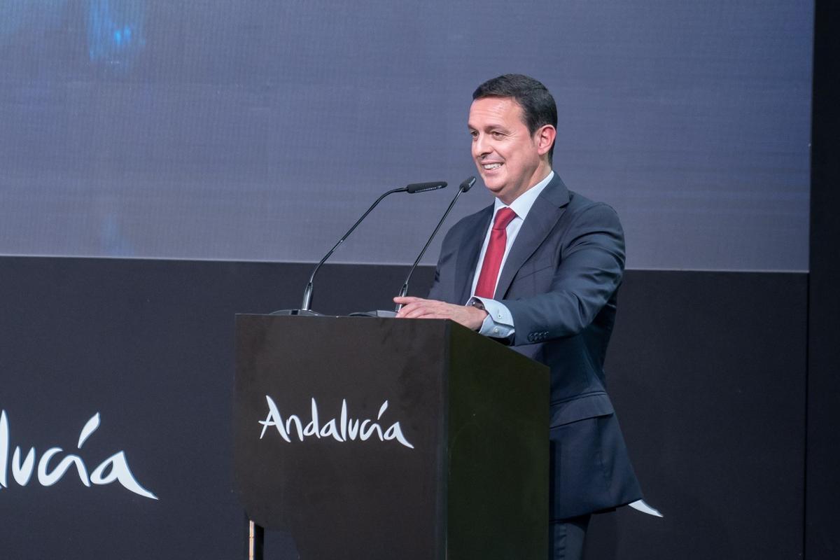 El presidente de la Diputación de Almería, Javier Aureliano García, durante un acto.