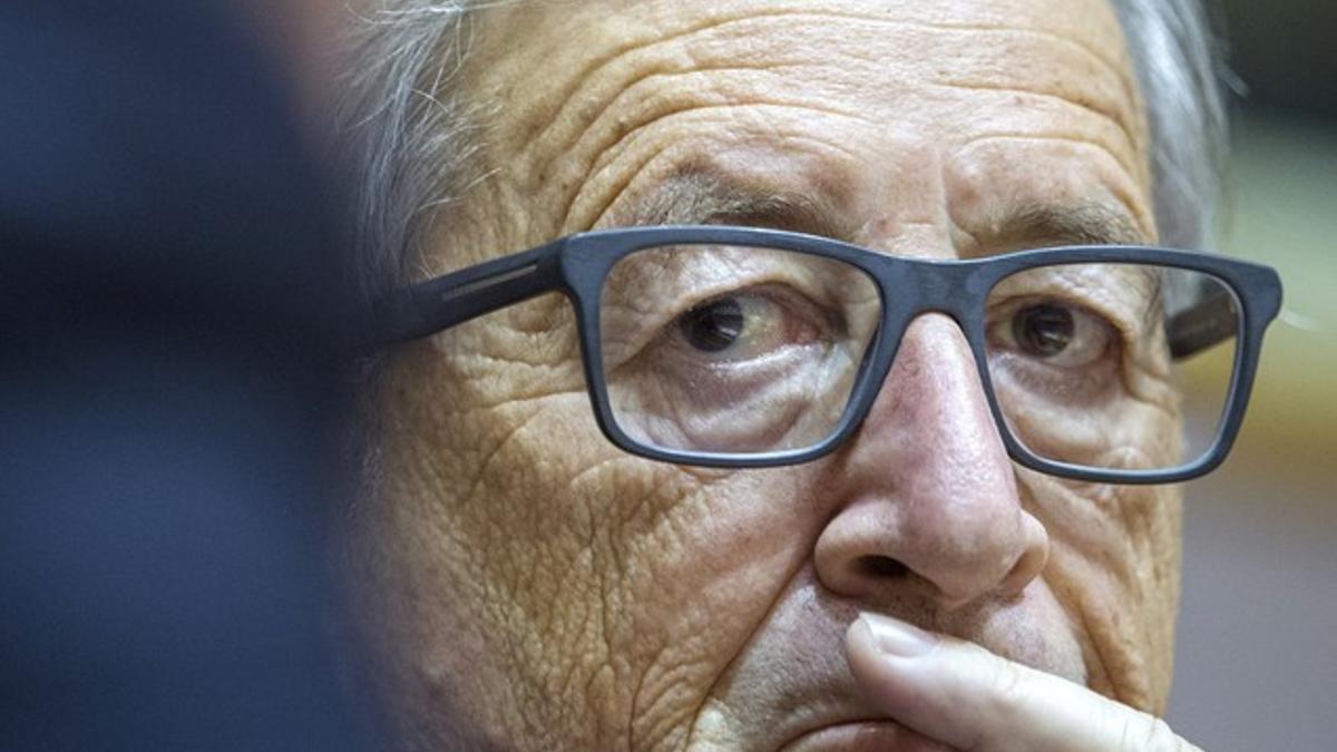 Juncker dice que el parlamento autonómico no puede declarar la independencia