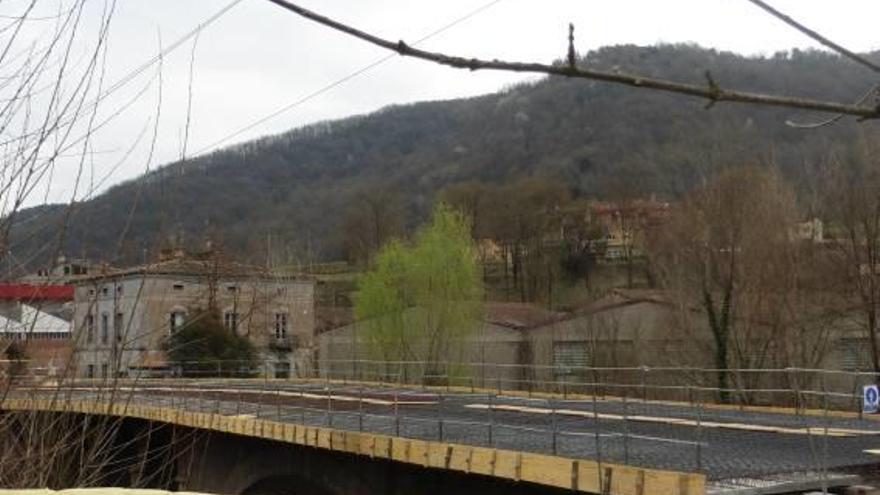 Sant Joan les Fonts  El pont ja té plataforma