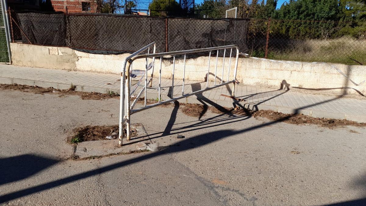 Uno de los agujeros en el asfalto de Montesano en Bétera