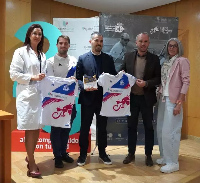 El Hospital Quirónsalud Torrevieja y el RCNT impulsan el Dragon Boat en mujeres supervivientes de cáncer de mama