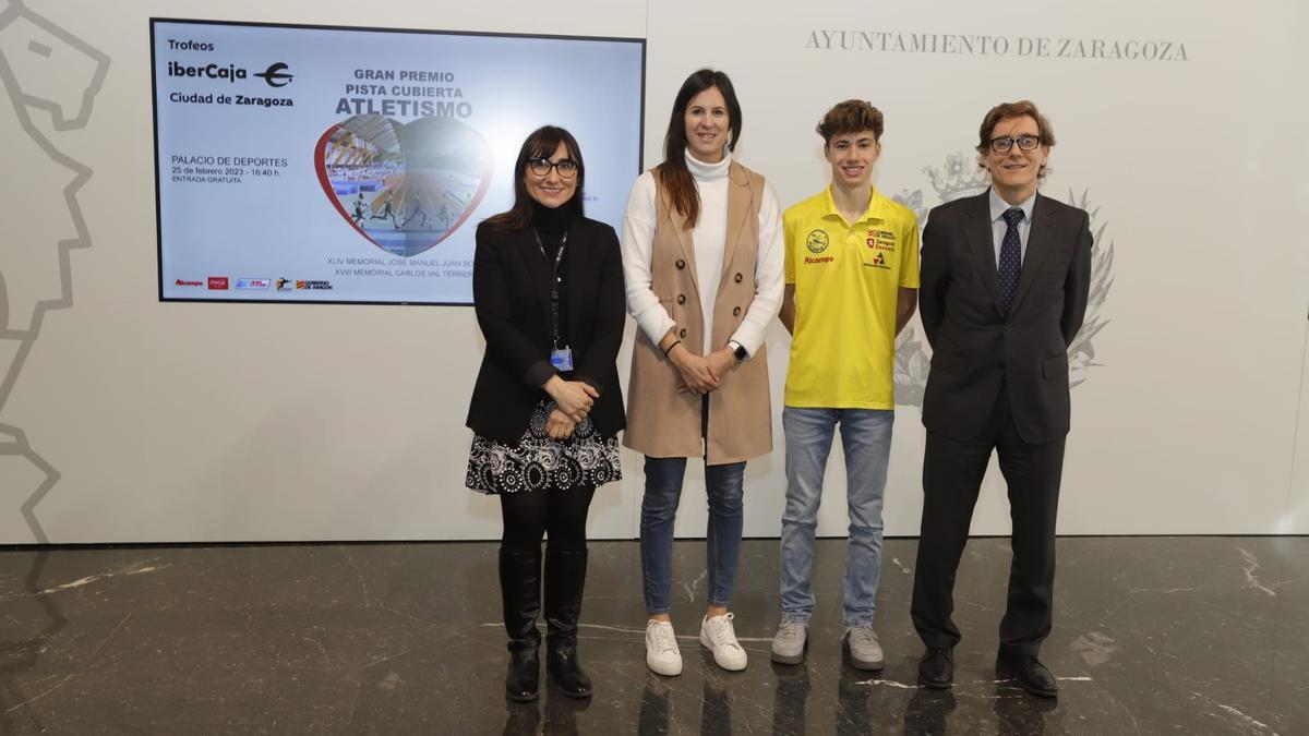 María Frago, Cristina García, Rubén Egea y Rafa Guerras, en la presentación.