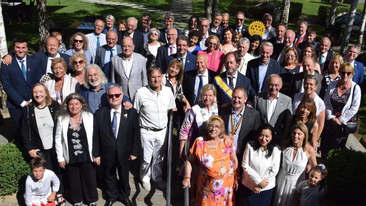 Foto de l'acte d'inauguració del Rotary Club Cerdanya