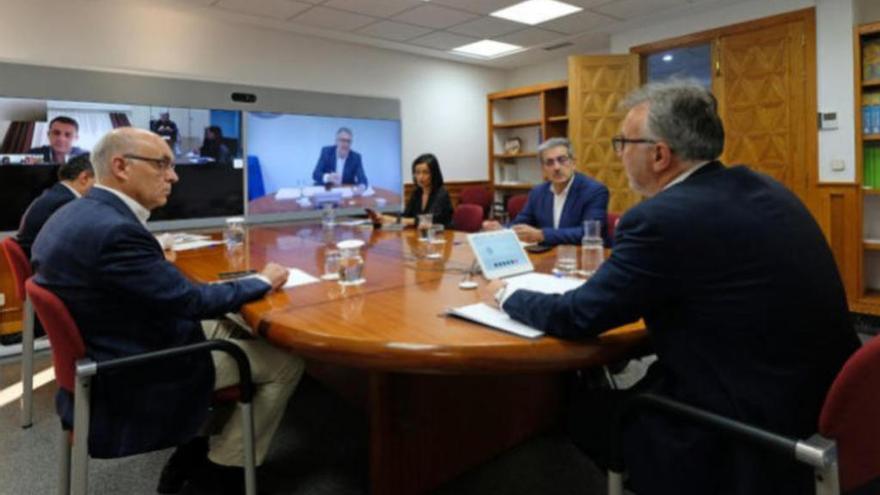 El presidente, Ángel Víctor Torres, en una reunión por videoconferencia con el Consejo Asesor del Presidente, integrado por una representación de los agentes sociales y económicos de las Islas