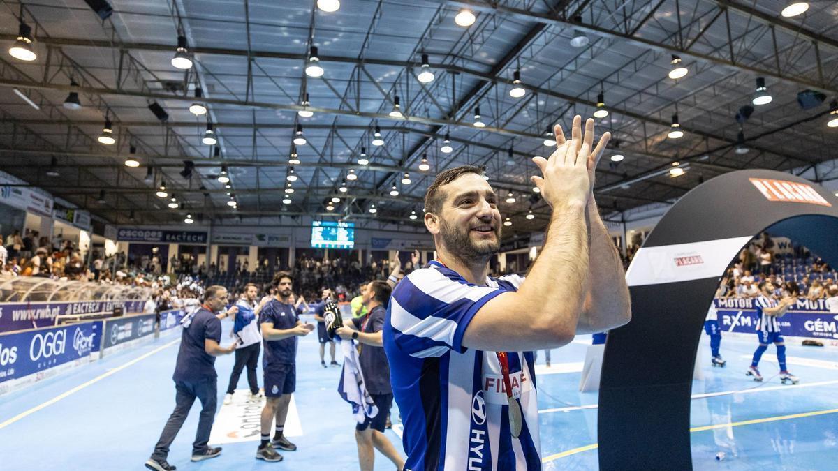 Edu Lamas, tras ganar la liga portuguesa con el Porto en 2025.