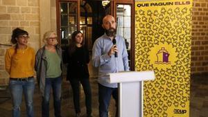 Los representantes de la CUP Maria Rovira, María José Lecha, Roser Vime (del secretariado municipal) y Josep Garganté.